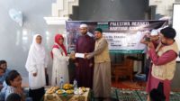 Kepala MAN 4 Aceh Besar Serahkan Donasi Untuk Palestina