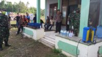 Warga Blang Kumot Baroh Lakukan Penyemprotan Desinfektan