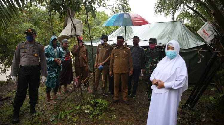 Sepekan Isolasi Diri di Hutan, 8 Pemuda Ini Akhirnya Dievakuasi