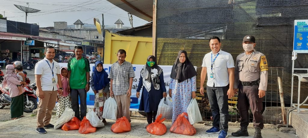 FIFGROUP Blangpidie Salurkan 200 Paket Sembako