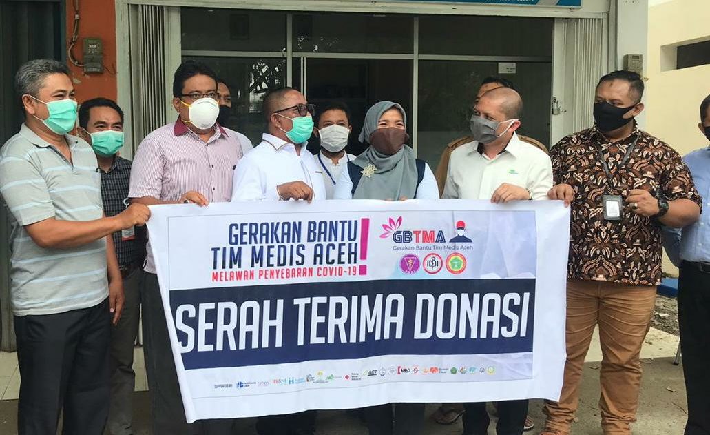 Gandeng BUMN, Rafli Serahkan Bantuan Pencegahan Covid Senilai 500 Juta
