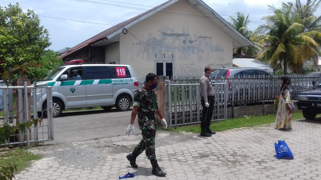 wanita-diamankan-di-depan-kantor-samsat Seorang Wanita Diamankan Di Depan Kantor Samsat Kecamatan Ingin Jaya
