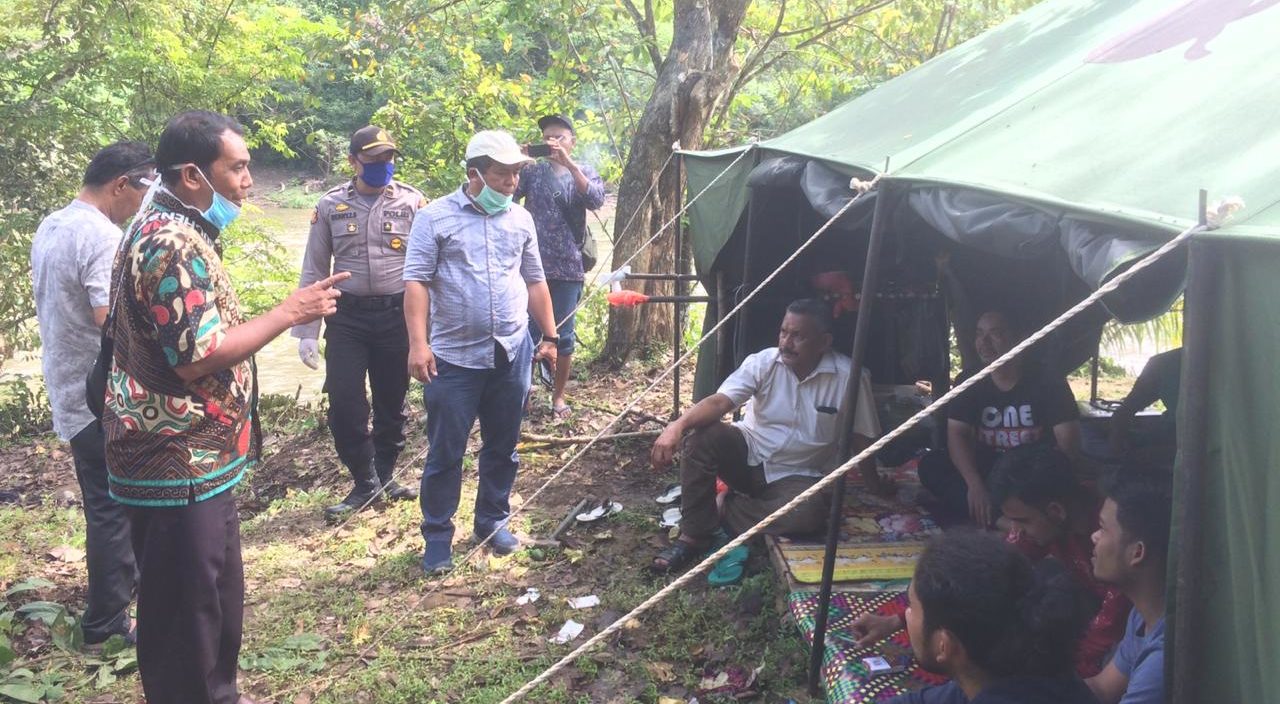 H. Mustafa Kunjungi Lokasi Karantina 8 Pemuda di Bukit Jalin