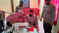 Cegah Covid-19, Para Ibu Bhayangkari Buat Masker Bagikan Kemasyarakat