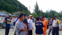 Anggota DPRA Komisi V Bersama Tim SAR Mencari Korban Tenggelam Di Pantai Riting