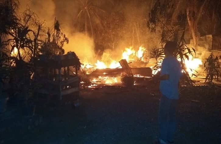 Keluarga Zawiyah Terbangun Ketika Api Menjalar Di Beberapa Bagian Rumahnya