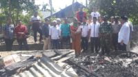 Relawan Muda Partai Aceh Kunjungi rumah Korban Kebakaran Di Laweung