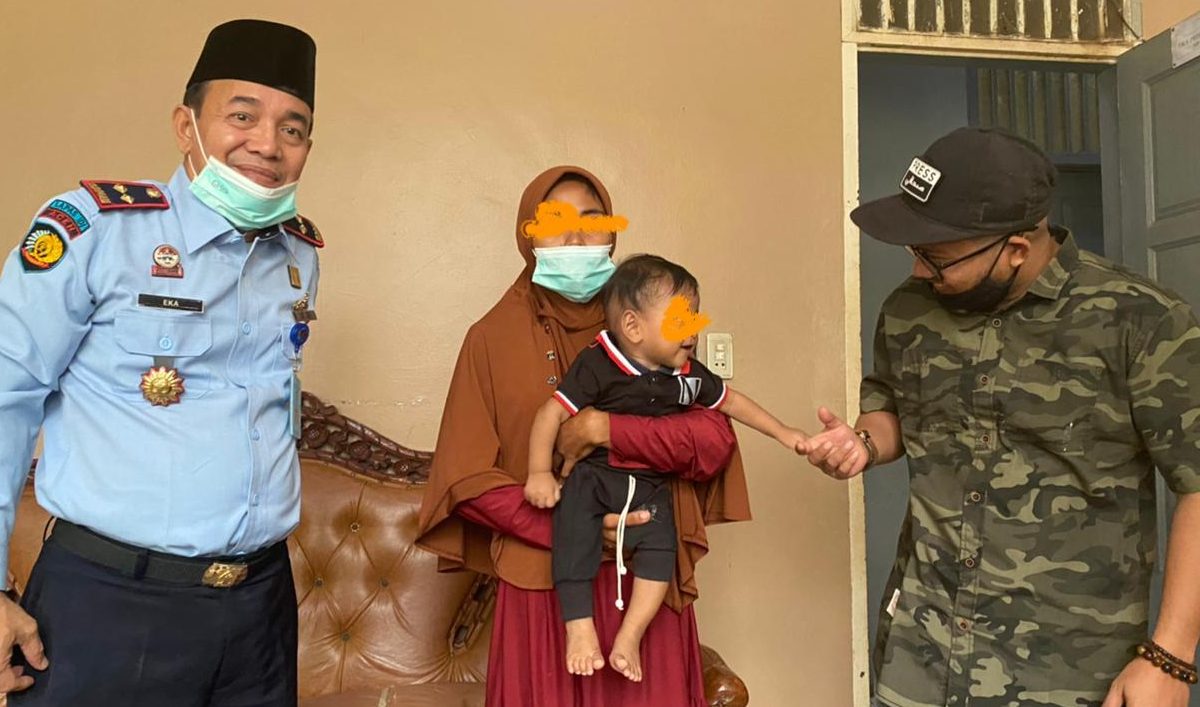 usai-dinyatakan-bersalah-irt-terpaksa-membawa-anaknya-masih-menyusui-dalam-penjara