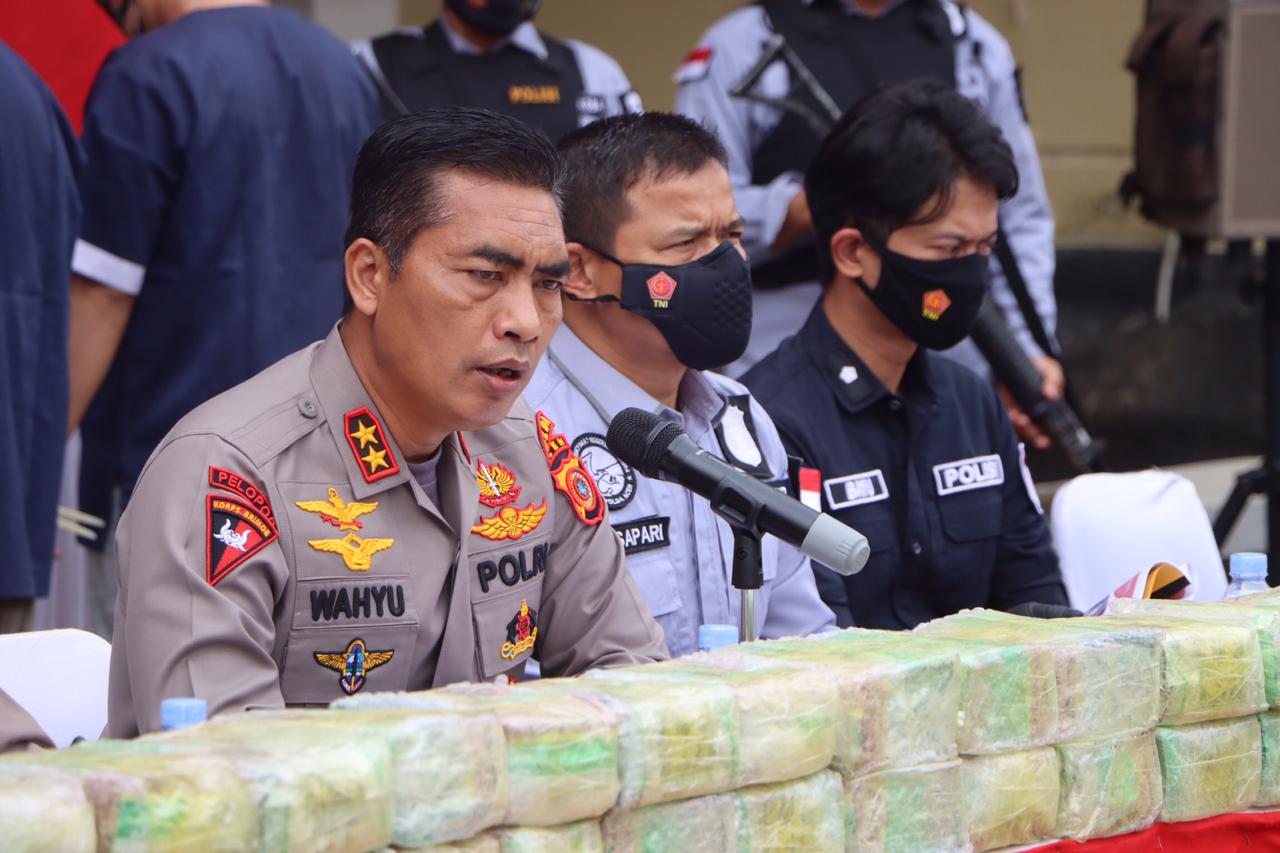 polda-aceh-gagalkan-penyeludupan-50-kg-sabu-dan-100kg-ganja
