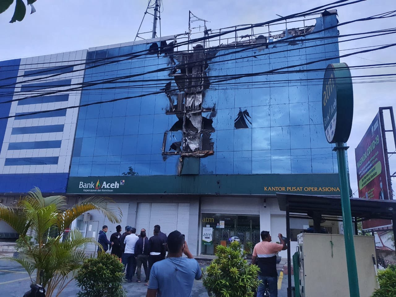 pasca-terbakar-pelayanan-kantor-pusat-operasional-bank-aceh-tetap-berjalan-normal