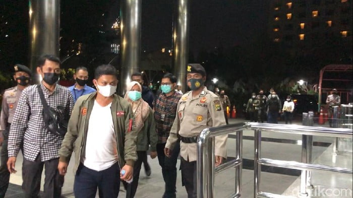 bupati-kolaka-timur-andi-merya-tiba-di-kpk_169 Kena OTT, Bupati Kolaka Timur Andi Merya Tiba di KPK