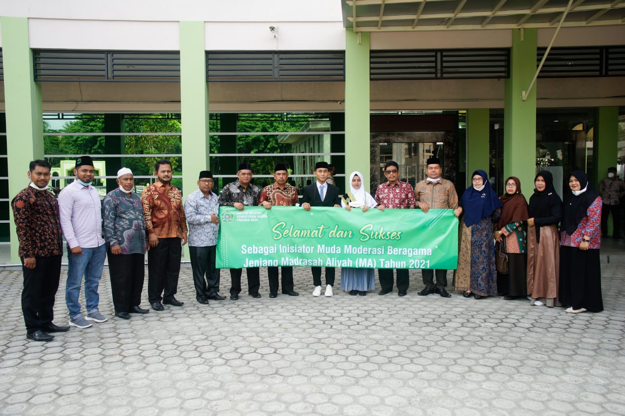Pelepasan Duta Moderasi Beragama Provinsi Aceh Rifka Khairuna dan Yahya mengikuti Bimbingan Nasional di Yogyakarta