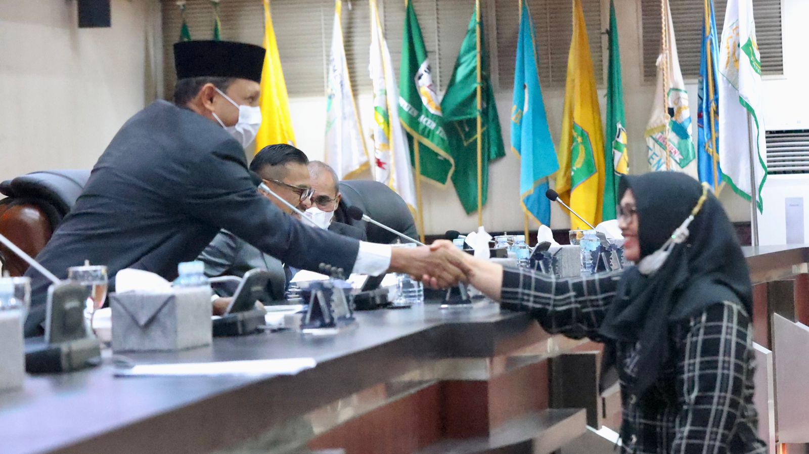 IMG-20211228-WA0069 DPRA Setujui Dua Rancangan Qanun menjadi Qanun, Satu Ditunda
