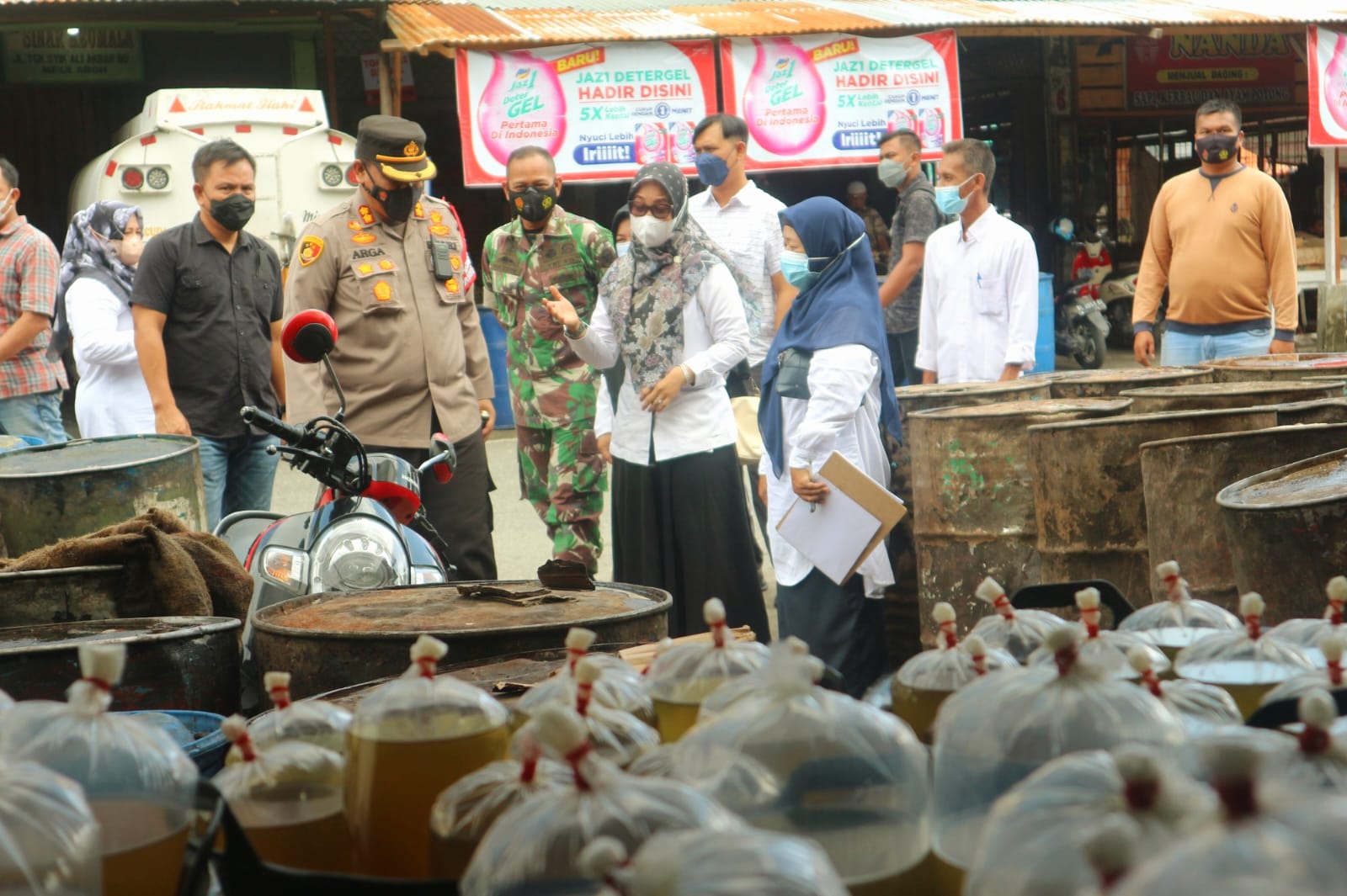 Sidak Pasar, Kapolres Aceh Barat Ingatkan Pedagang Jual Minyak Goreng sesuai HET