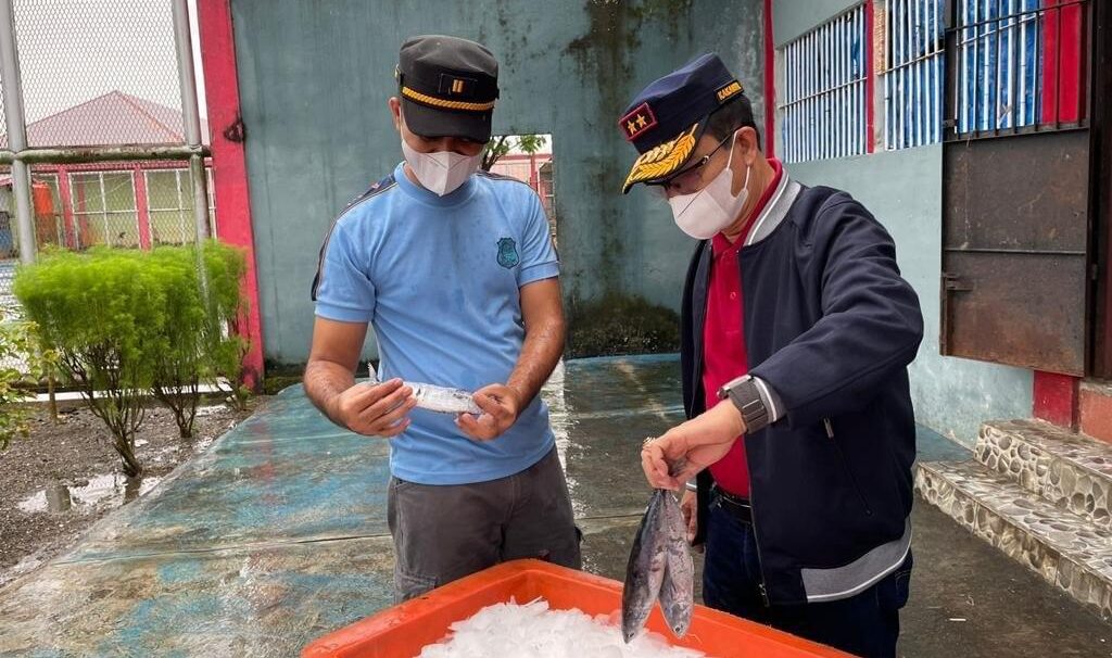 Sidak Lapas Meulaboh, Kakanwil Kemenkumham Aceh Tak Sungkan Cicipi Makanan WBP