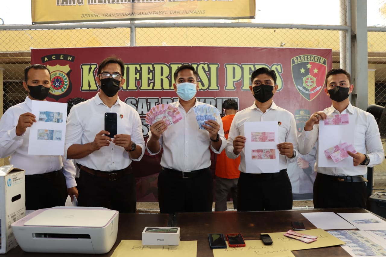 Jelang Lebaran, Polisi Tangkap Pasutri Cetak dan Edar Uang Palsu di Aceh Besar
