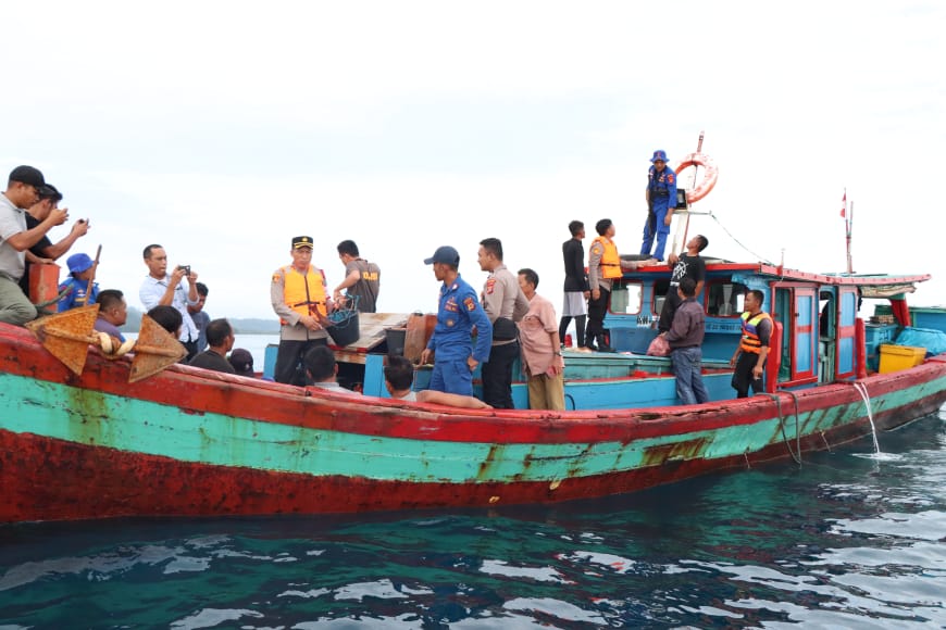 Tiga Kapal Pengebom Ikan Ditangkap Polres Simeulue