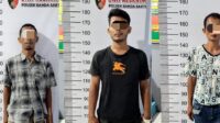 Tiga pria di Kota Lhokseumawe diringkus polisi sedang asyik isap sabu. Jum'at (22/9/2023).