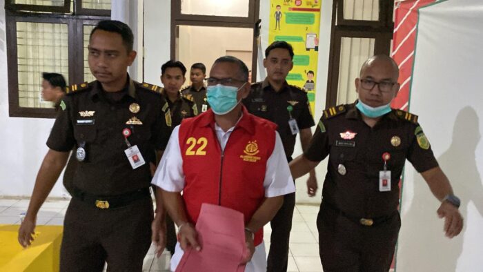 Diduga korupsi Dana Retribusi Pelayanan Pasar, Mantan Kabid Perdagangan Dinas Koperasi, UMKM, dan Perdagangan Ditahan Kejari Aceh Besar.