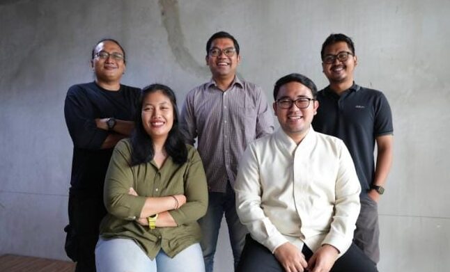 Lima Wartawan Tempo dengan "Bocor Alus" Raih Penghargaan Jurnalisme