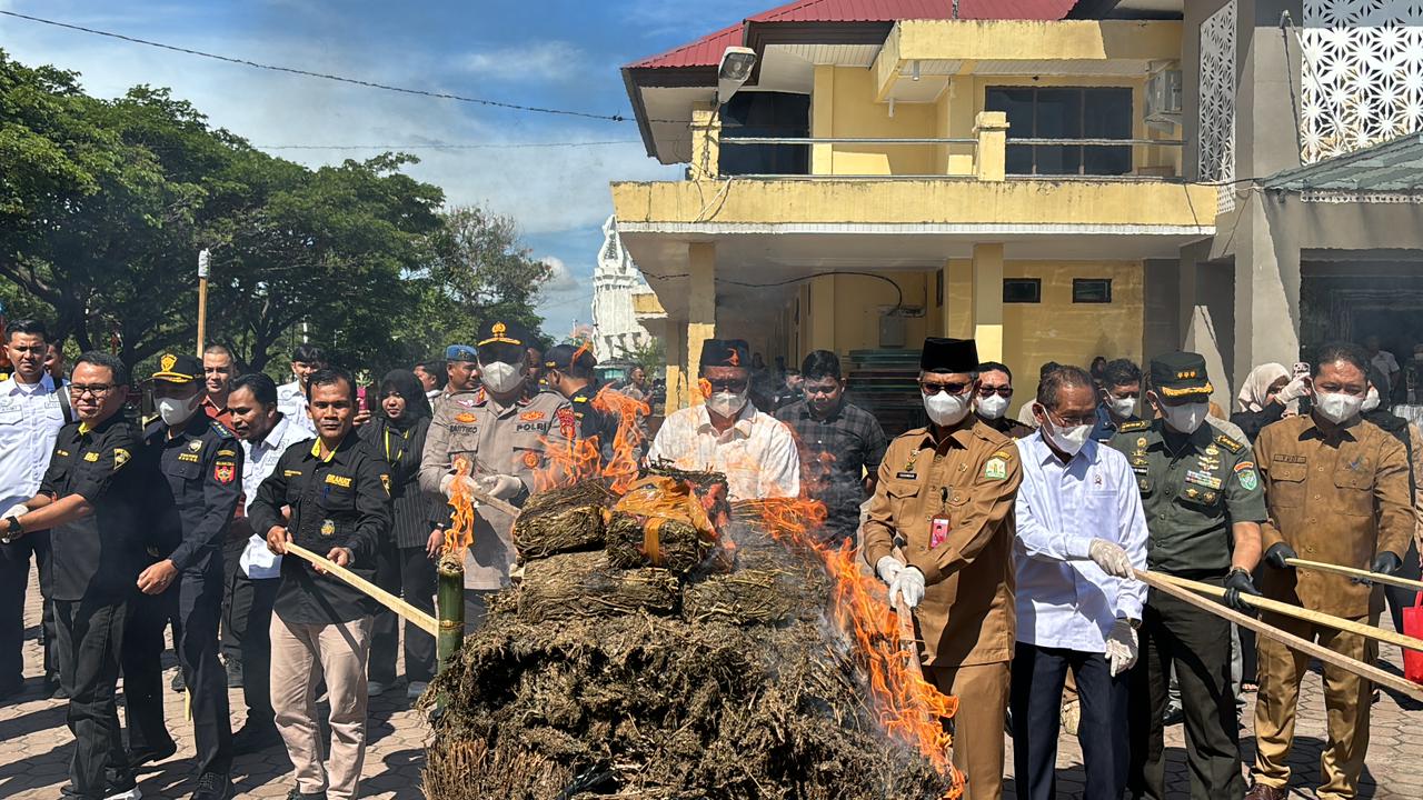 Polda Aceh Musnahkan 226 Kg Sabu dan 1,2 Ton Ganja Hasil Pengungkapan Jaringan Internasional