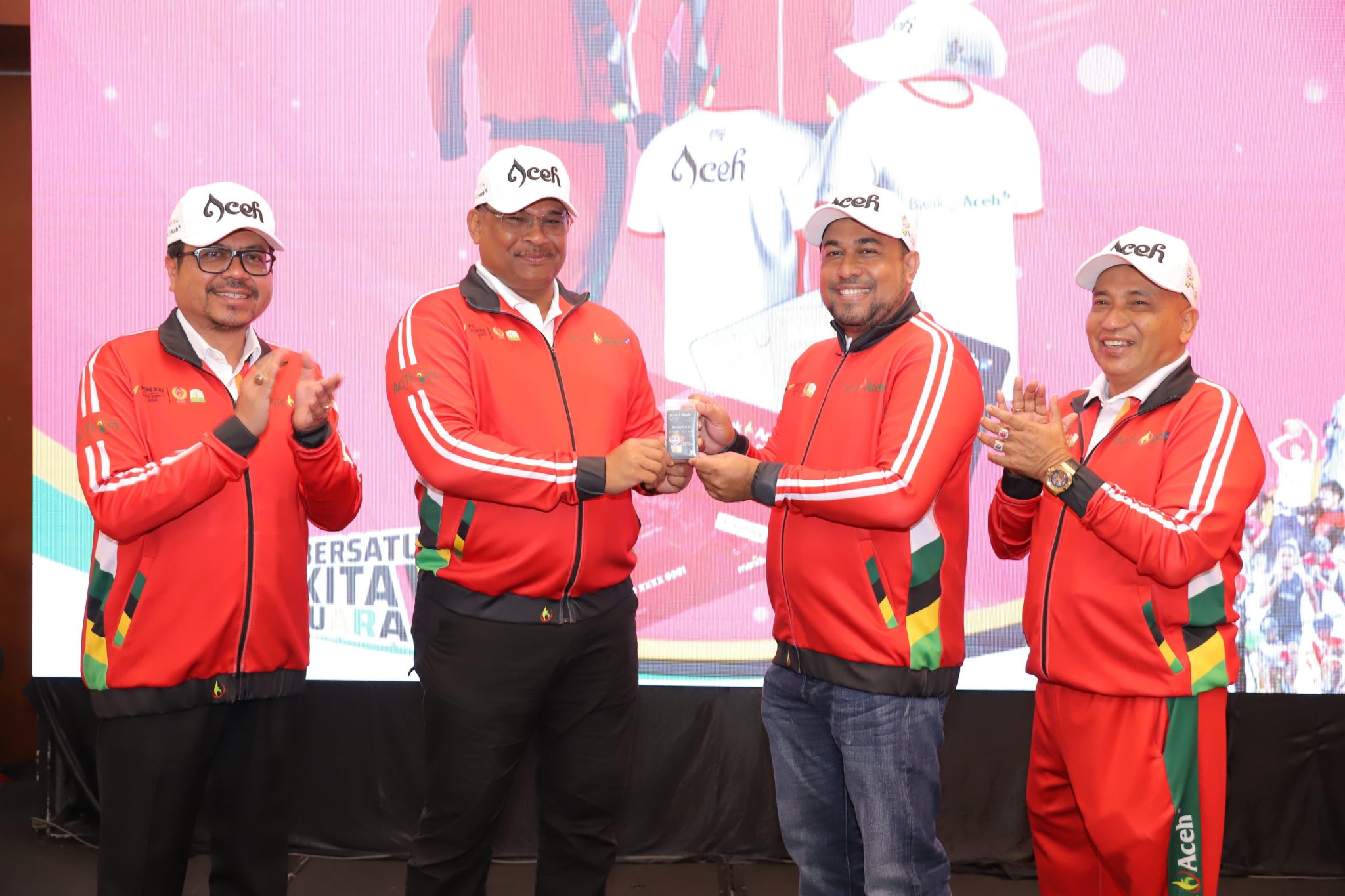 Bank Aceh Syariah Dukung Penuh PON 2024, Luncurkan Jersey Khusus Atlet dan Produk Keuangan Bertema PON