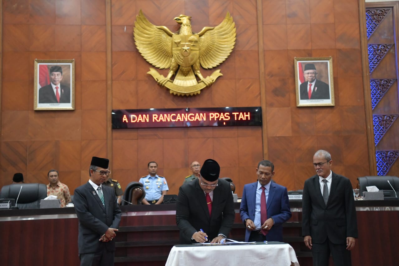 Pj Gubernur Safrizal Teken Nota Kesepakatan Bersama Rancangan KUA PPAS Tahun Anggaran 2025