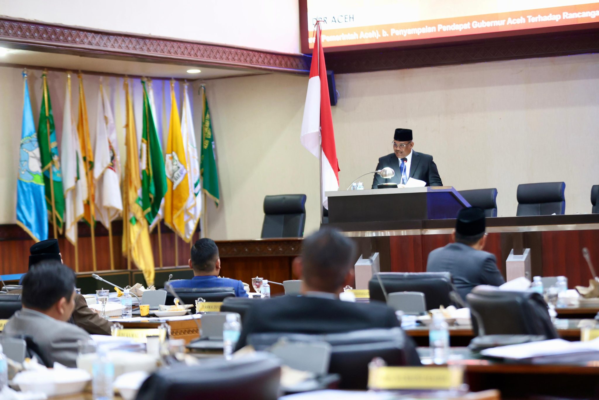 Pj Gubernur Safrizal Sampaikan Pendapat Akhir Terkait 11 Rancangan Qanun Prolega 2024 pada Rapat Paripurna DPR Aceh