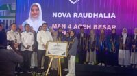 Nova Raudhalia, Siswa MAN 4 Aceh Besar, Terima Piagam Penghargaan Inisiator Muda Moderasi Beragama 2024
