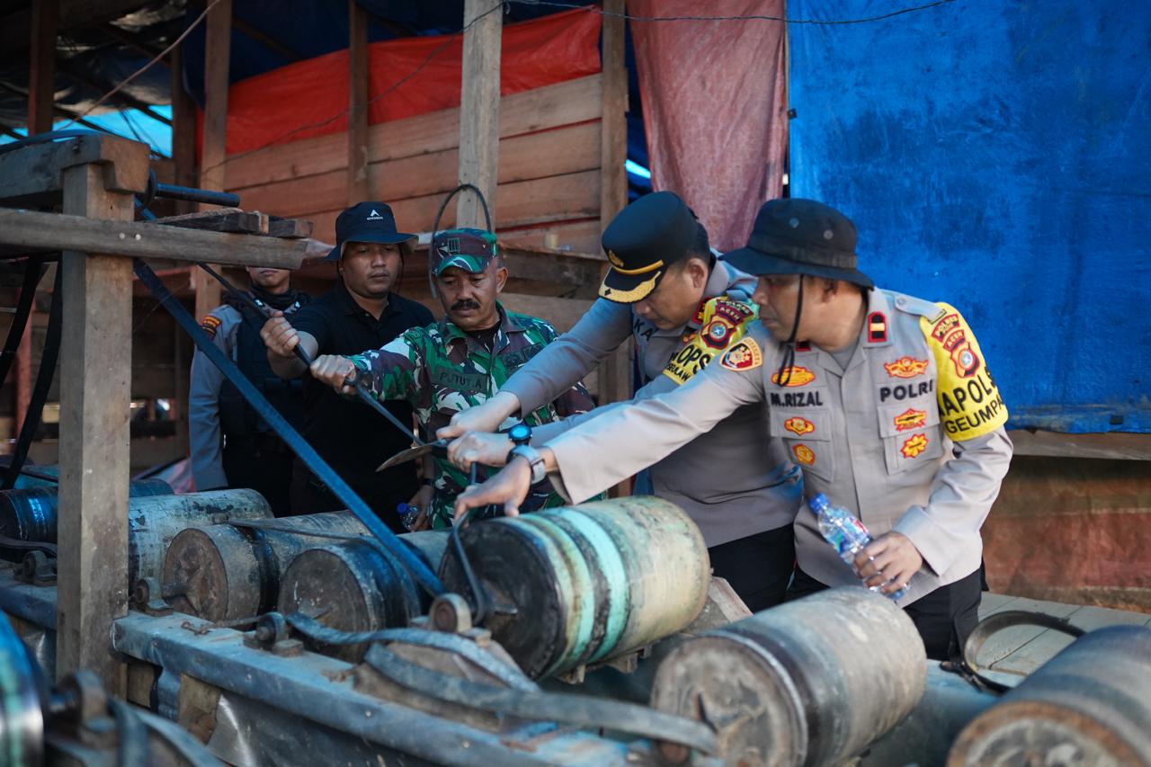 ditreskrimsus-polda-aceh-tertibkan-tambang-emas-ilegal-di-pidie Ditreskrimsus Polda Aceh Tertibkan Tambang Emas ilegal di Pidie