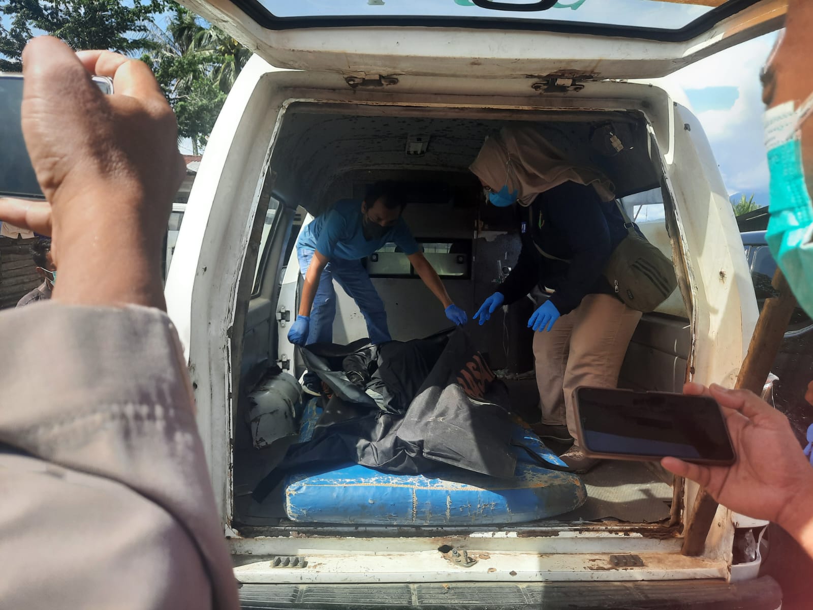 Tim DVI Pusdokkes Polri Identifikasi Korban Laka Sungai di Aceh Tenggara