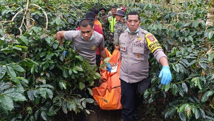Mayat Perempuan Ditemukan Dikubur dalam Drum di Kebun Kopi Bener Meriah