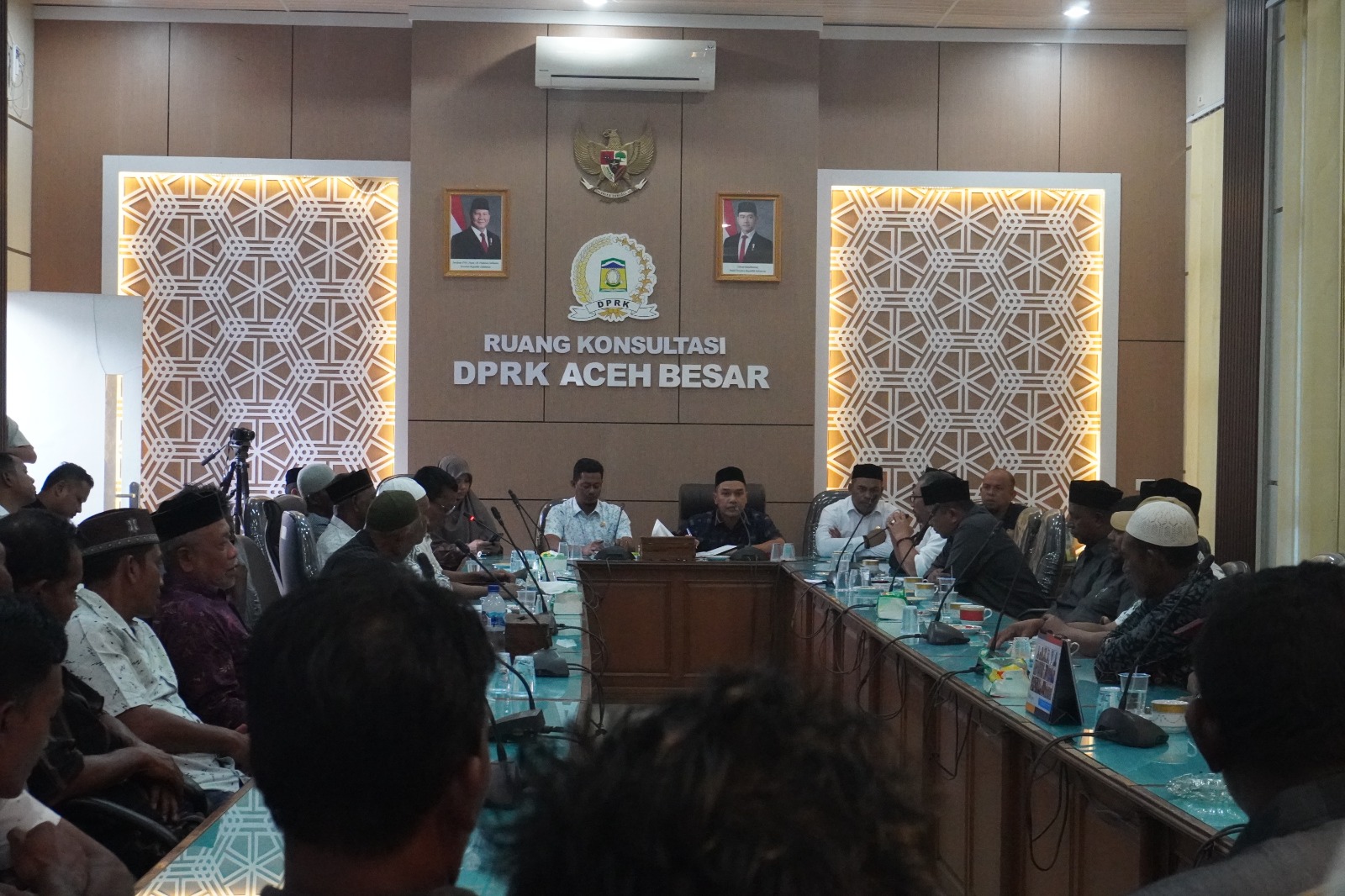 Masyarakat Mukim Lampuuk Audiensi dengan DPRK Aceh Besar, Ini Harapannya
