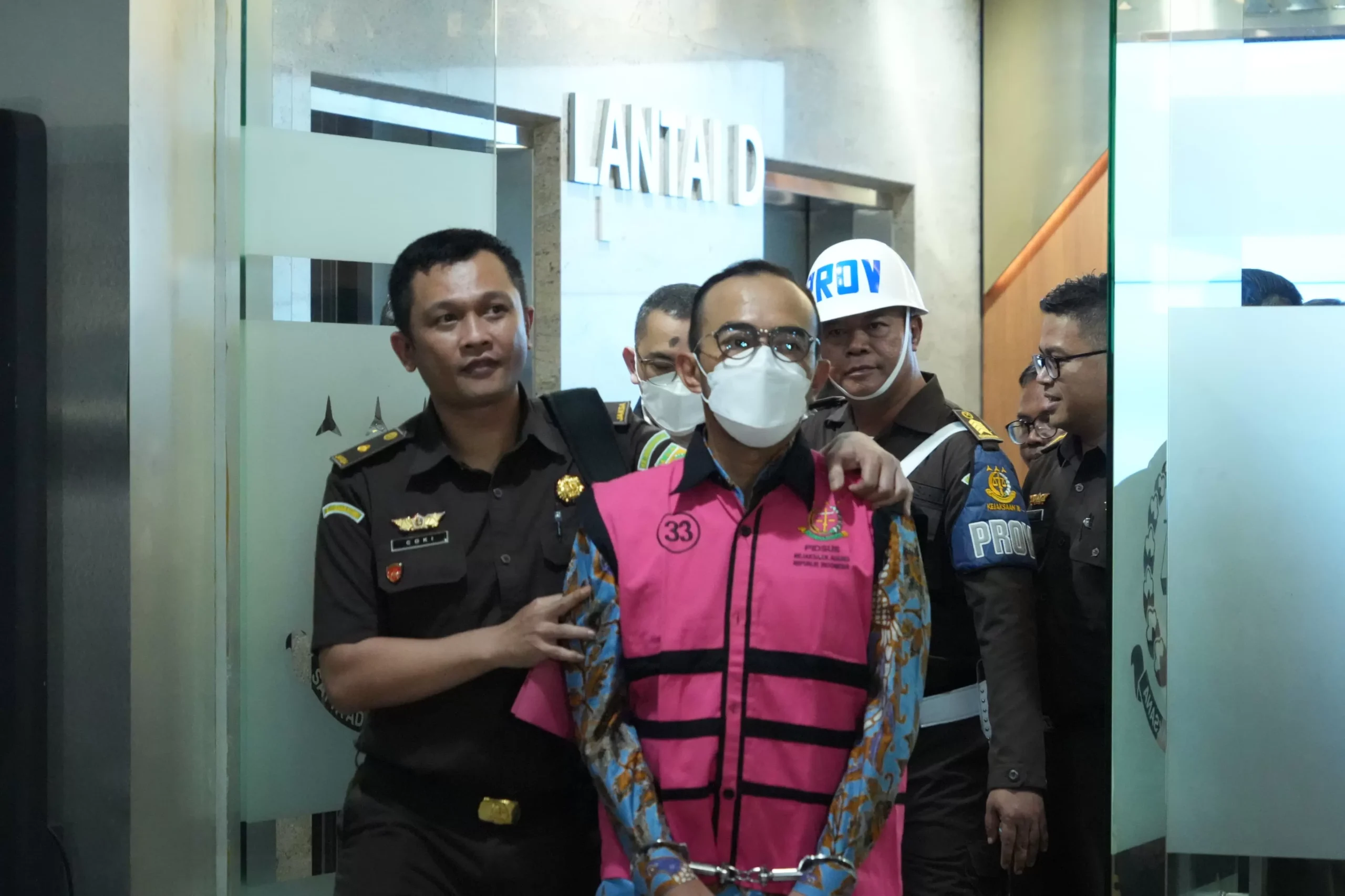 Skandal Korupsi Dirut Pertamina Patra Niaga: Pertalite Dioplos Jadi Pertamax