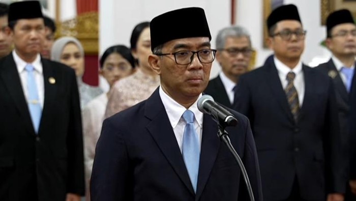 Prabowo Resmi Lantik Brian Yuliarto Jadi Mendiktisaintek Gantikan Satryo