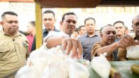 Wagub Fadhlullah Borong Takjil di Pasar Ramadhan Cemerlang