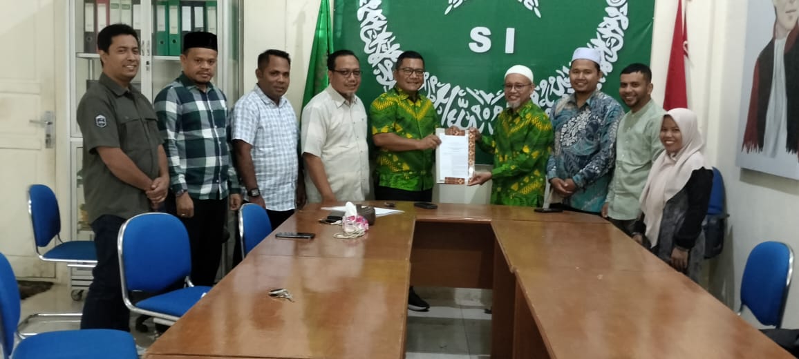 PW SI Serahkan Keputusan Penetapan Kepengurusan LAZNAS SI Aceh