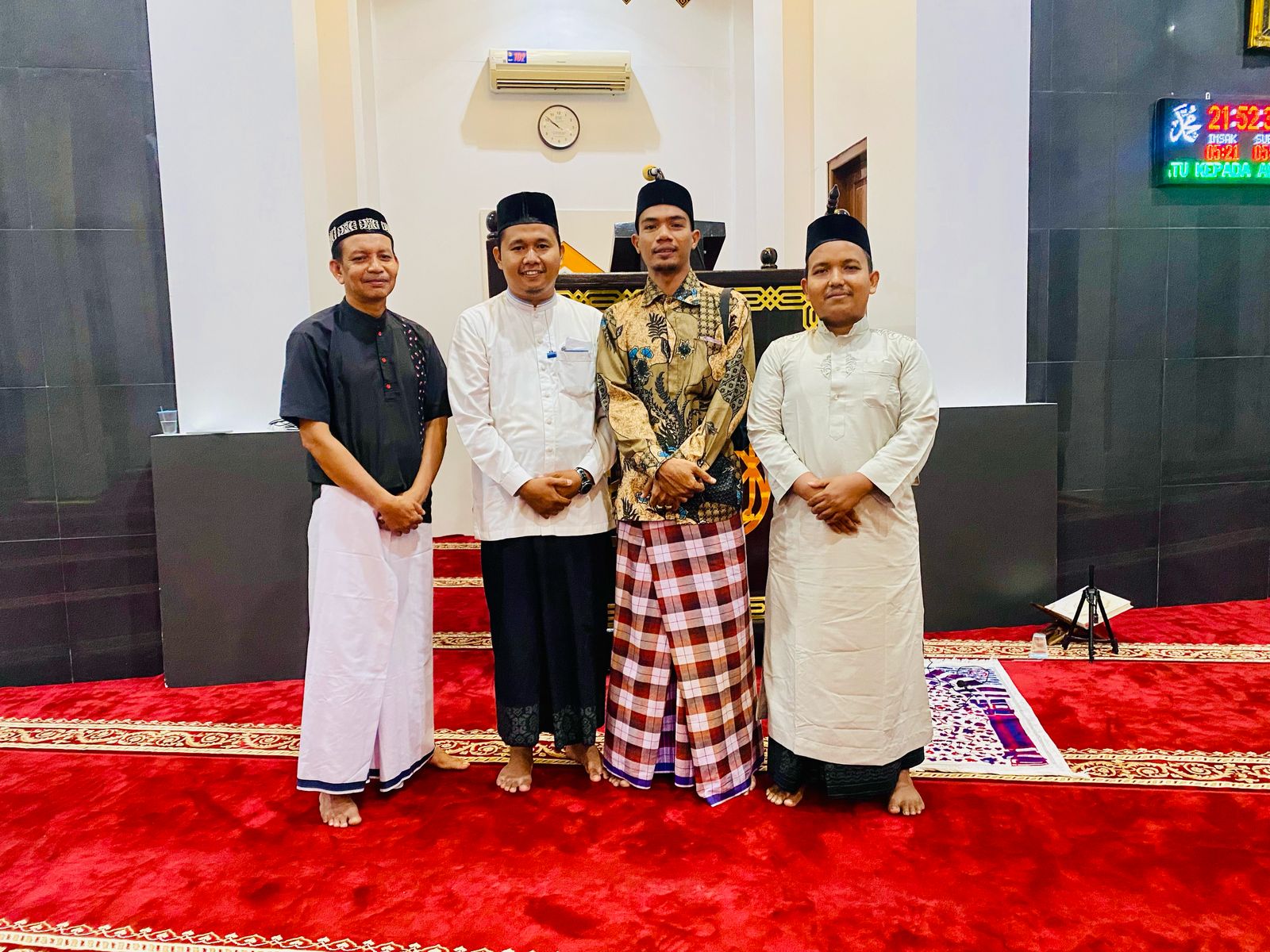 ketua-ddii-banda-aceh-ceramah-tarawih-cara-maksimalkan-amal-di-ramadhan Ketua DDII Banda Aceh Ceramah Tarawih Cara Maksimalkan Amal di Ramadhan