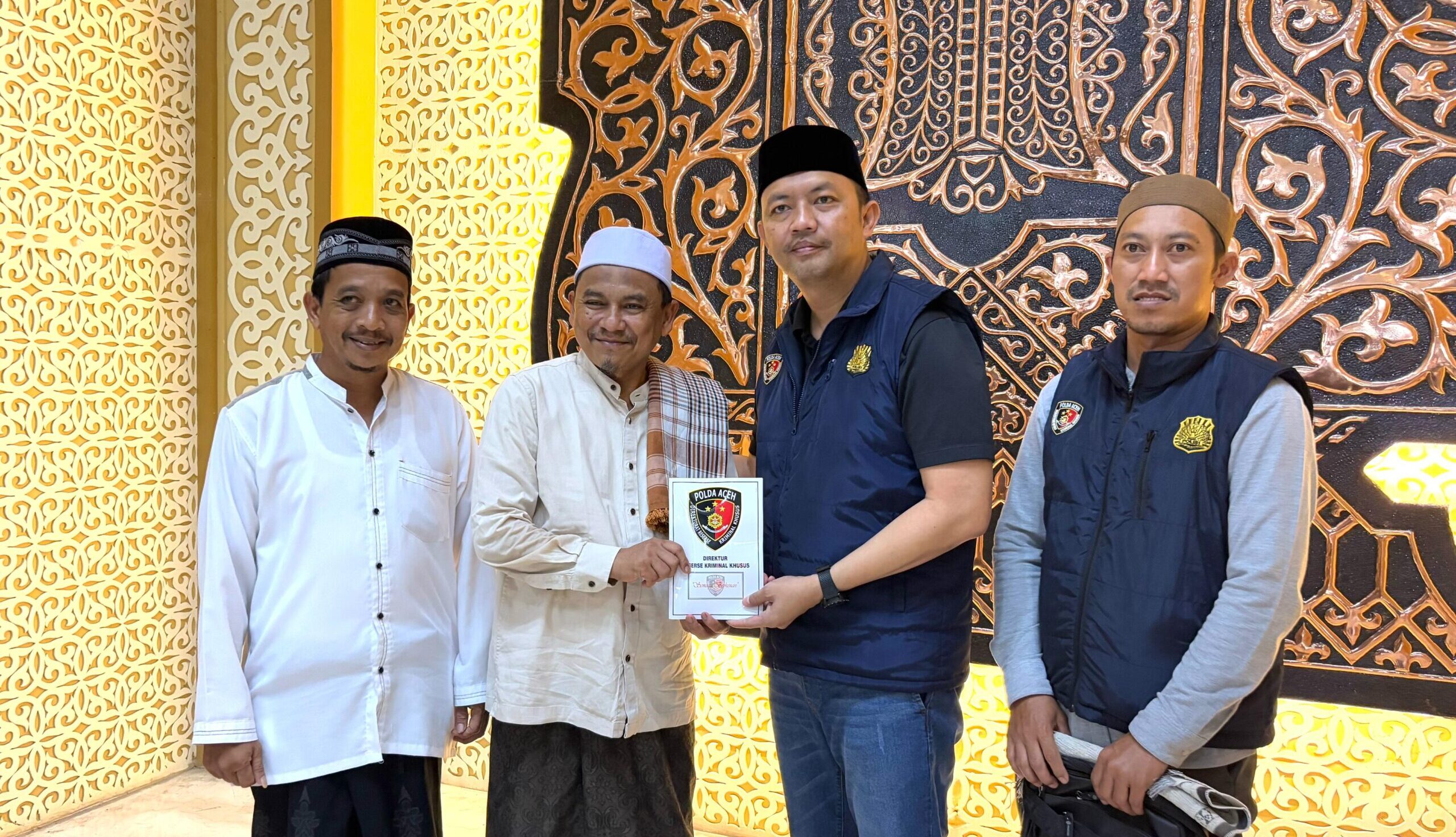 Ditreskrimsus Polda Aceh Gelar Sahur on The Road untuk Tukang Becak dan Pemulung