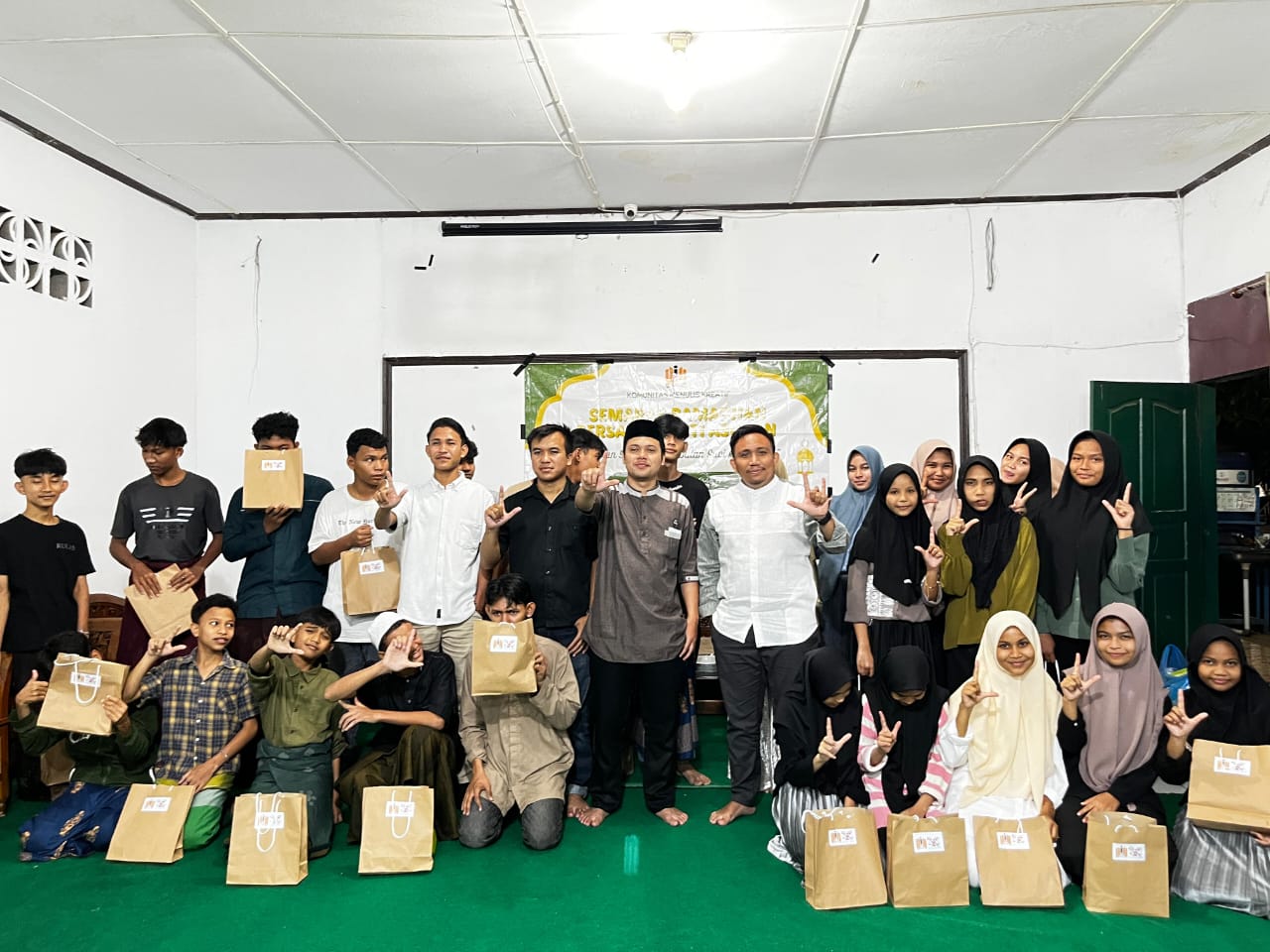 KMK UIN Ar-Raniry Gelar Semarak Ramadhan di Panti Asuhan