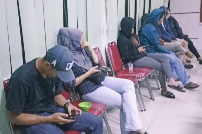 gerebek-penginapan-di-ciwidey-bandung-7-pasangan-mesum-tepergok-dalam-kamar Gerebek Penginapan di Ciwidey Bandung, 7 Pasangan Mesum Tepergok dalam Kamar