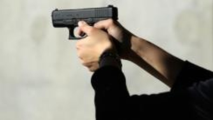 Maling Motor Berpistol Beraksi di Jaksel, Warga Ditembak Saat Kejar Pelaku