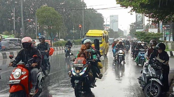 Polda Aceh Imbau Pengendara Waspadai Hujan saat Arus Balik Lebaran 2025