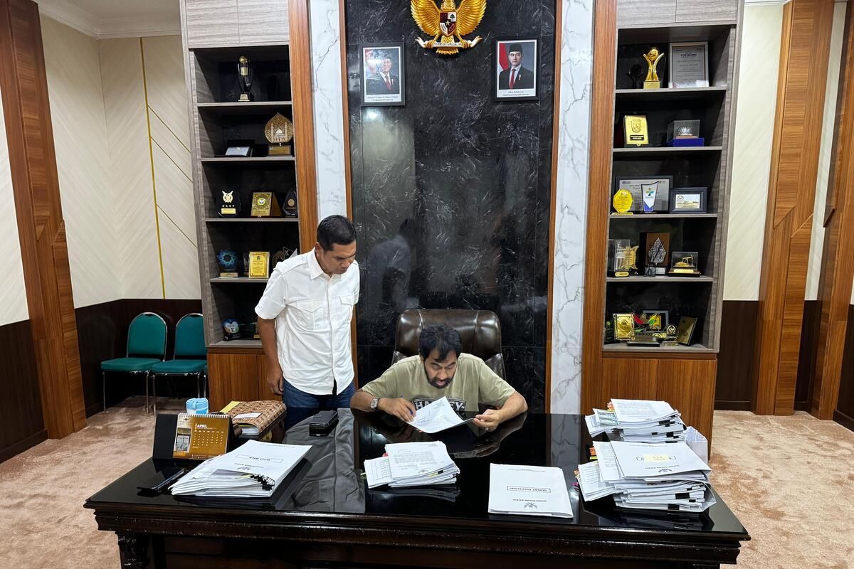 Gubernur Aceh Muzakir Manaf Kembali Ngantor, Lembur hingga Larut Malam