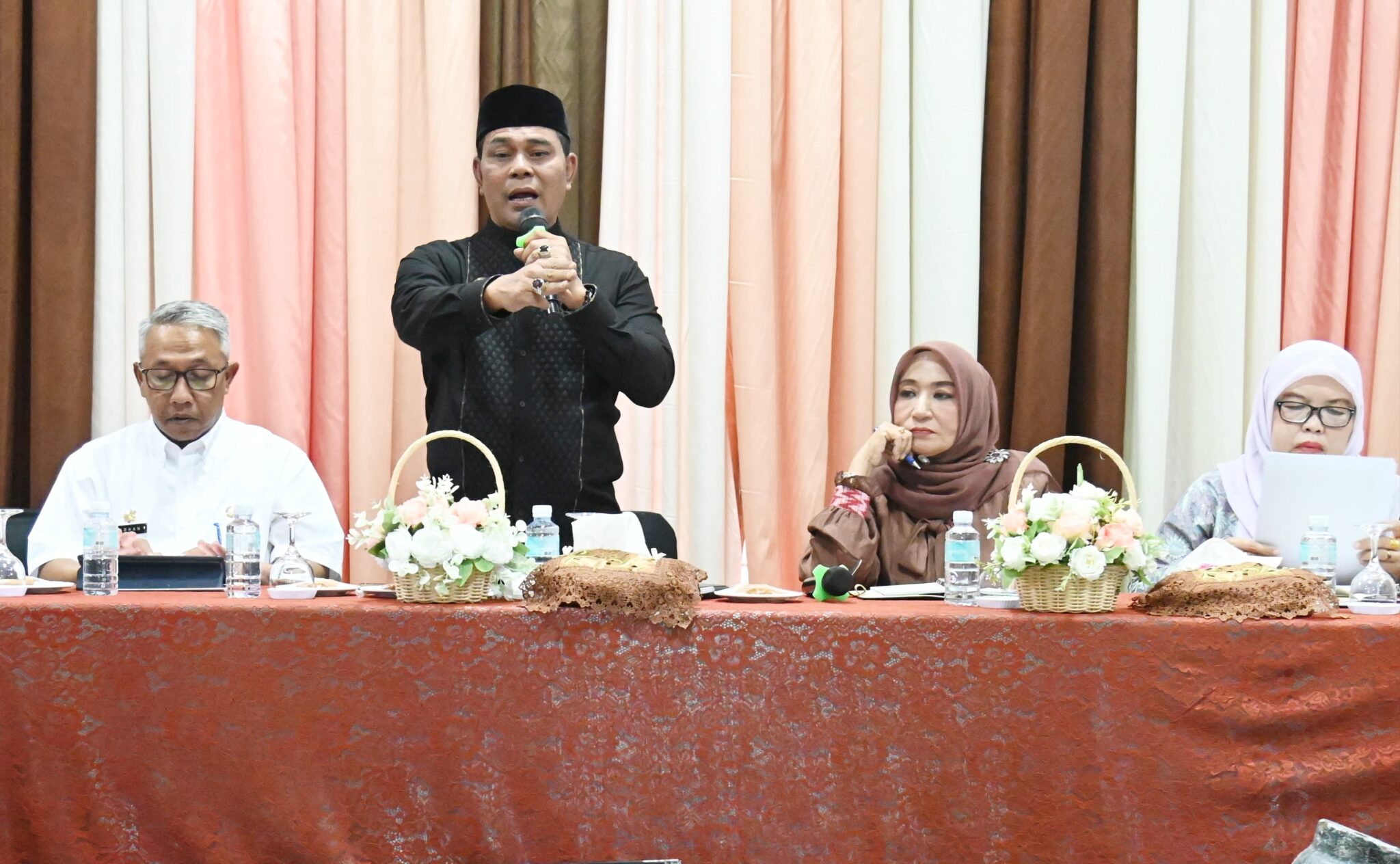 bupati-aceh-besar-gelar-pertemuan-untuk-tingkatkan-pelayanan-kesehatan Bupati Aceh Besar Gelar Pertemuan untuk Tingkatkan Pelayanan Kesehatan