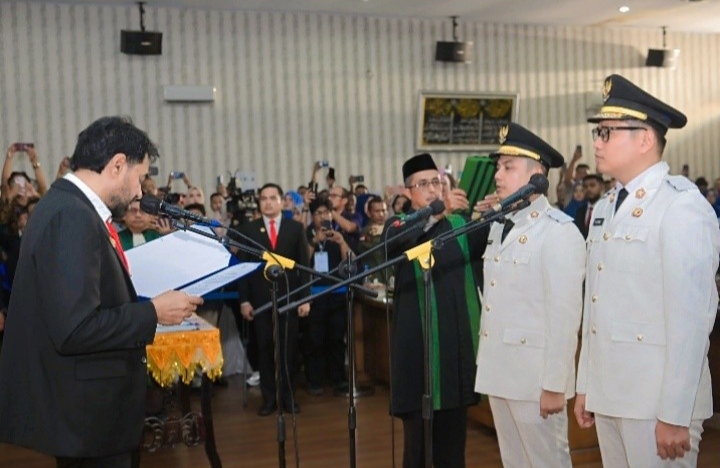 Pesan Tegas Gubernur Mualem Saat Lantik Wali Kota Langsa: Bek Syeh Syoh