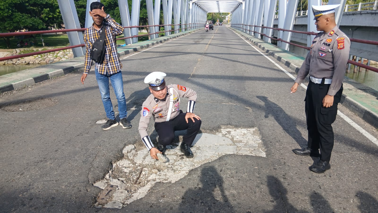 Polres Bireuen Rekayasa Lalu Lintas Saat Rehabilitasi Jembatan Peudada, Ini Jadwalnya