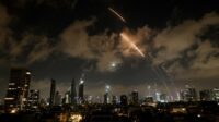 Iran Gempur Israel dengan Rudal, Sirene Serangan Menggema di Tel Aviv