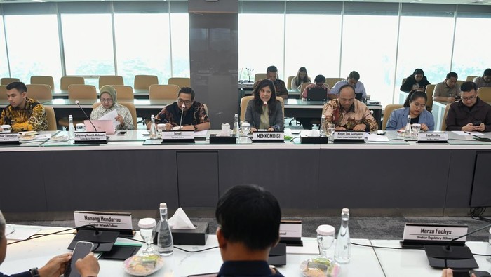 Komdigi Mau Atur 1 NIK 3 Nomor HP, Operator Melanggar Disanksi
