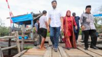 Mualem Janji Bangun Jembatan di Kuala Baru Aceh Singkil